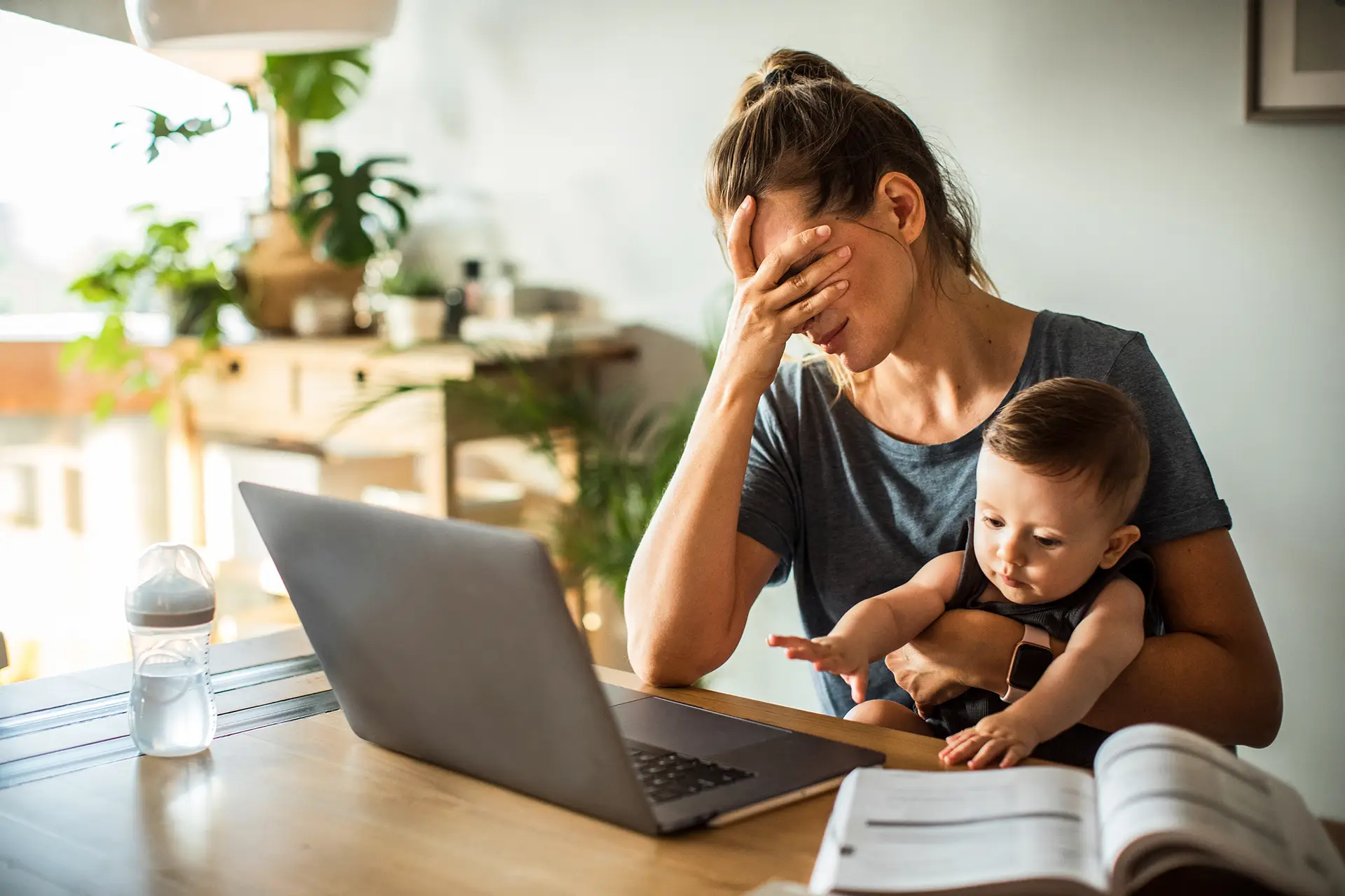 Elas ainda priorizam mais do que eles o cuidado dos filhos em detrimento do trabalho