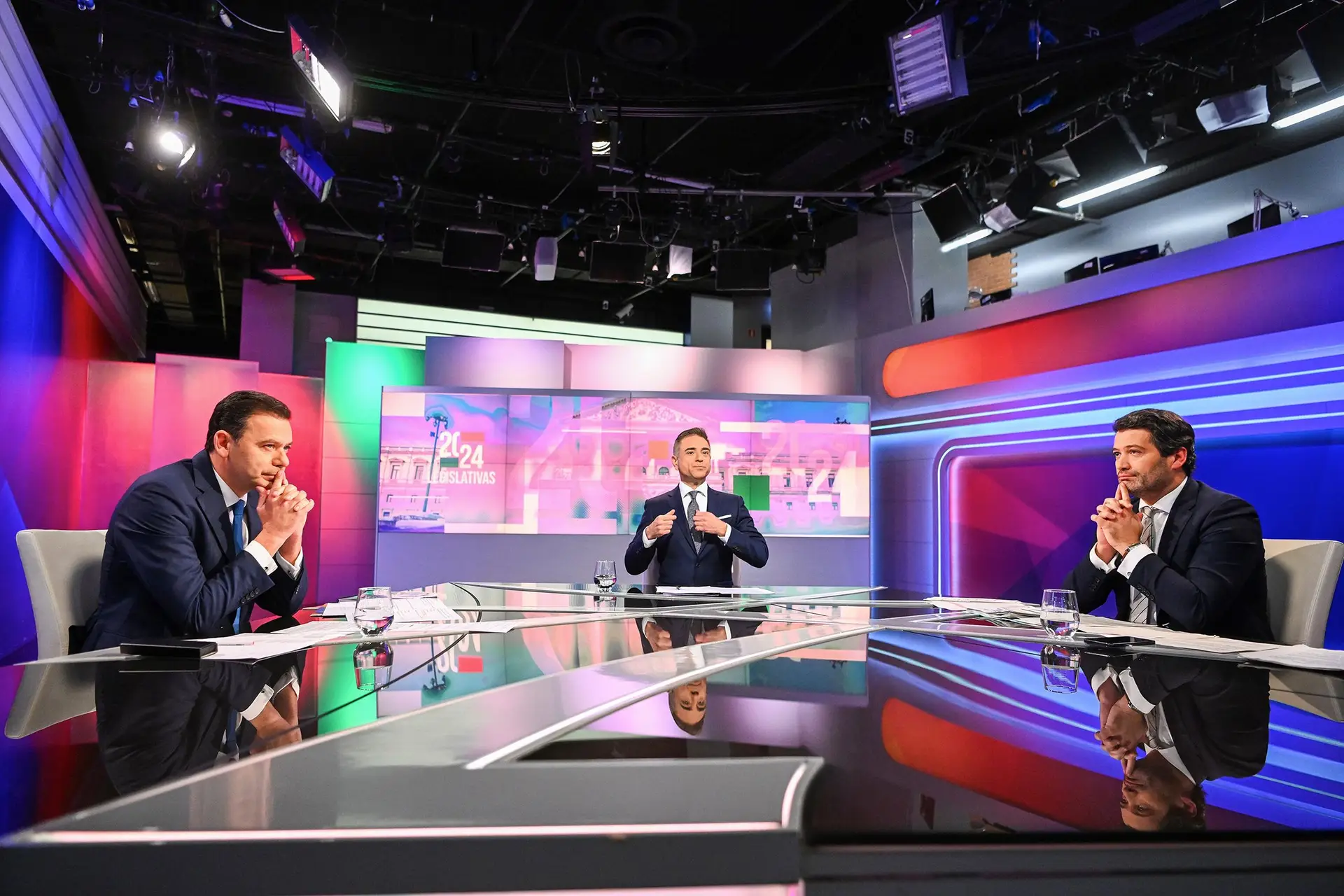 Luís Montenegro ganhou o debate com André Ventura. Na segunda-feira, o líder da AD tem o teste decisivo com Pedro Nuno Santos