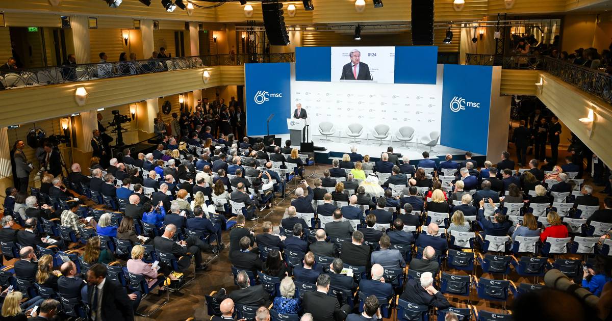 Guerras na Ucrânia e em Gaza e outras “ameaças existenciais” numa conferência de segurança ensombrada pela morte de Navalny