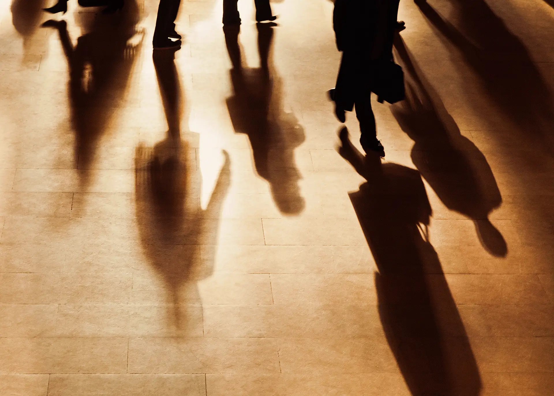Sombras do passado: onda de processos de abuso sexual em Nova Iorque