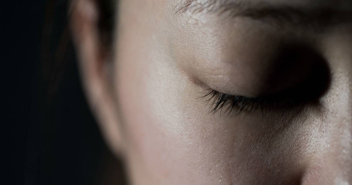 Há poder na tristeza de uma mulher? Sim, lágrimas podem “reduzir a agressividade masculina”