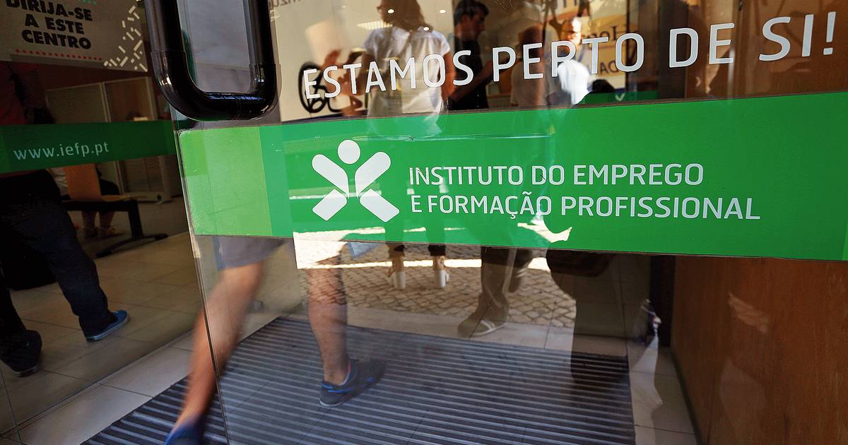 Desempregados até 30 anos poderão acumular até 35% do subsídio de desemprego com novo salário