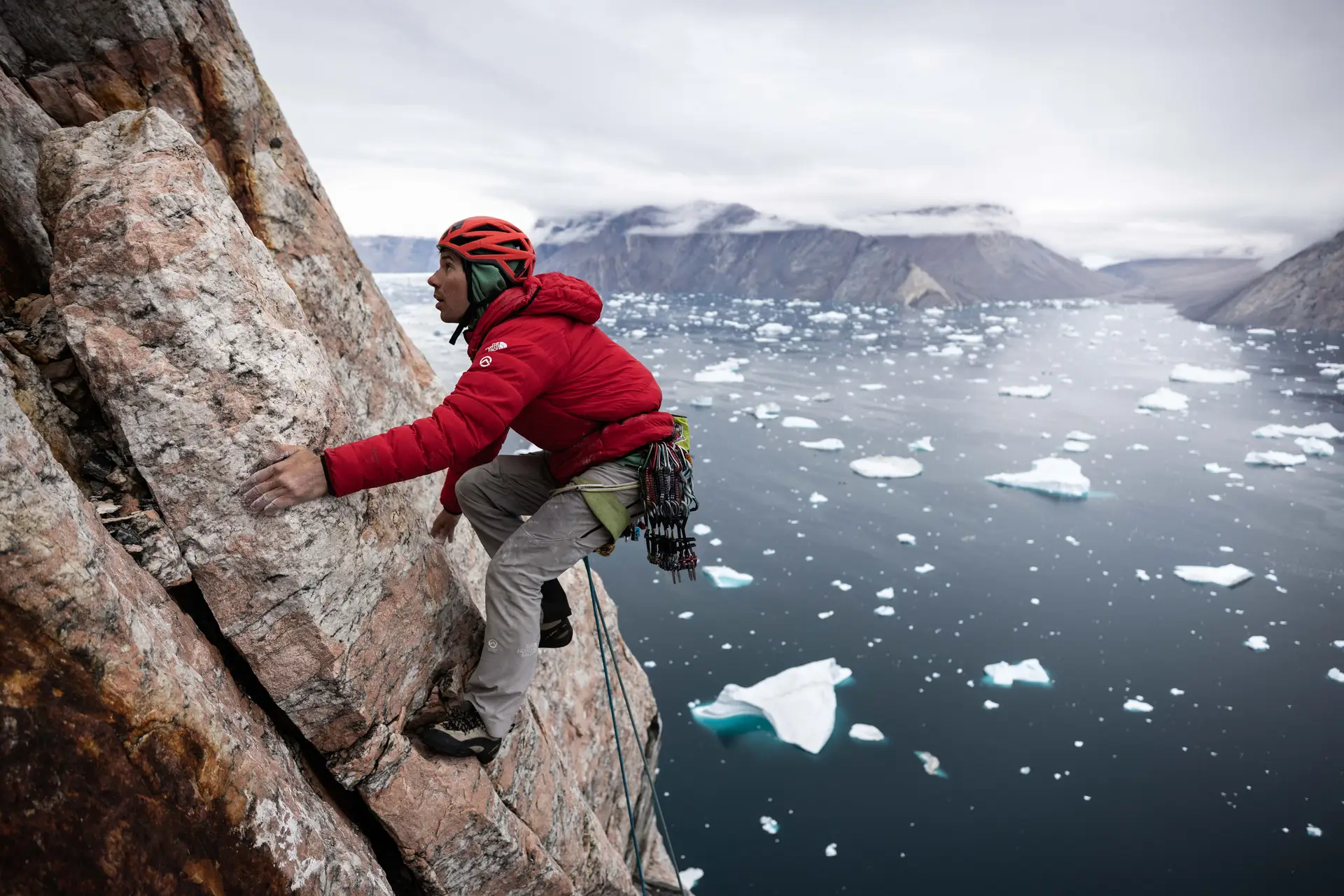Alex Honnold no es científico pero quiere “contribuir a la ciencia climática” en el Ártico: entrevista con el escalador “épico”