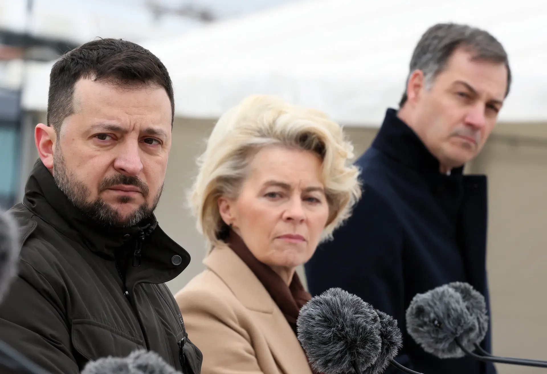 Zelensky homenageia soldados mortos em cerimónia com líderes da UE, Itália, Canadá e Bélgica