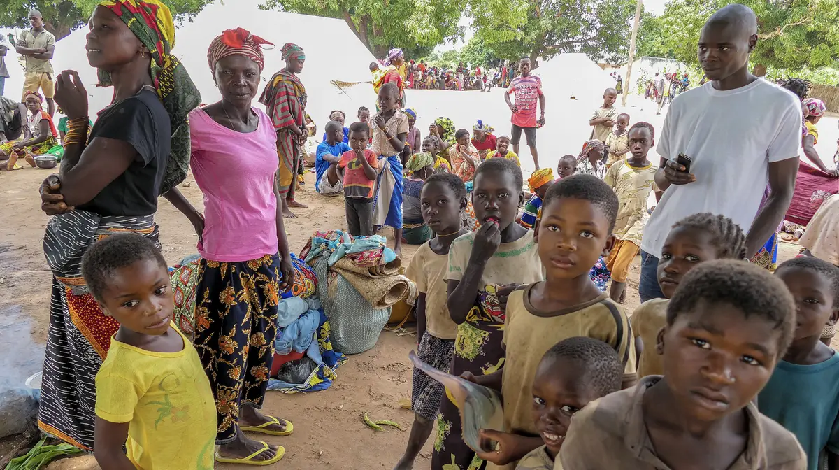 Moçambique: 35 mil dos que fogem de aldeias em Cabo Delgado são crianças - Expresso