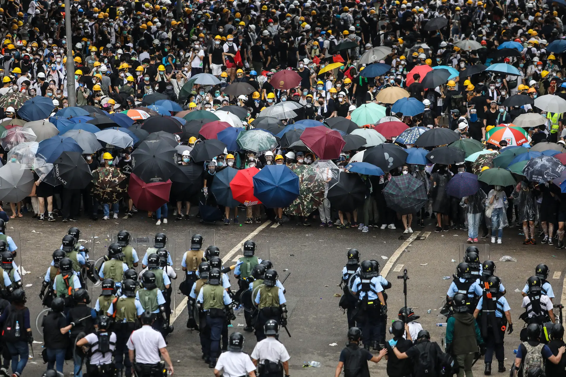 Hong Kong: ativistas mantêm esforços a partir do exílio