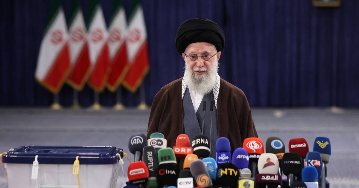 Facebook fecha contas do 'ayatollah' Ali Khamenei, Irão diz que é “um insulto à liberdade de expressão”
