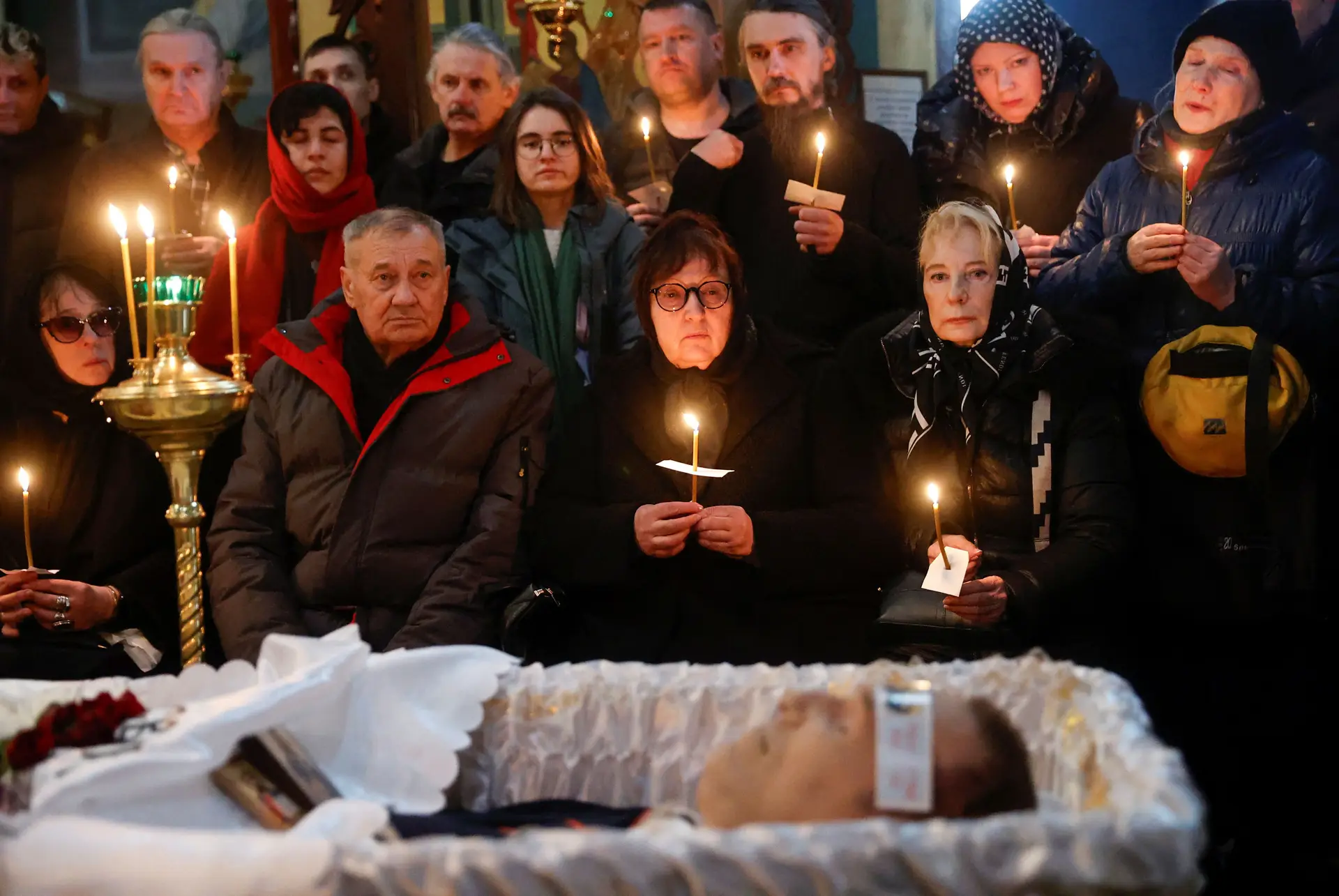 “Não nos vamos esquecer de ti”: apoiantes marcam presença no funeral de Navalny, por entre forte presença policial