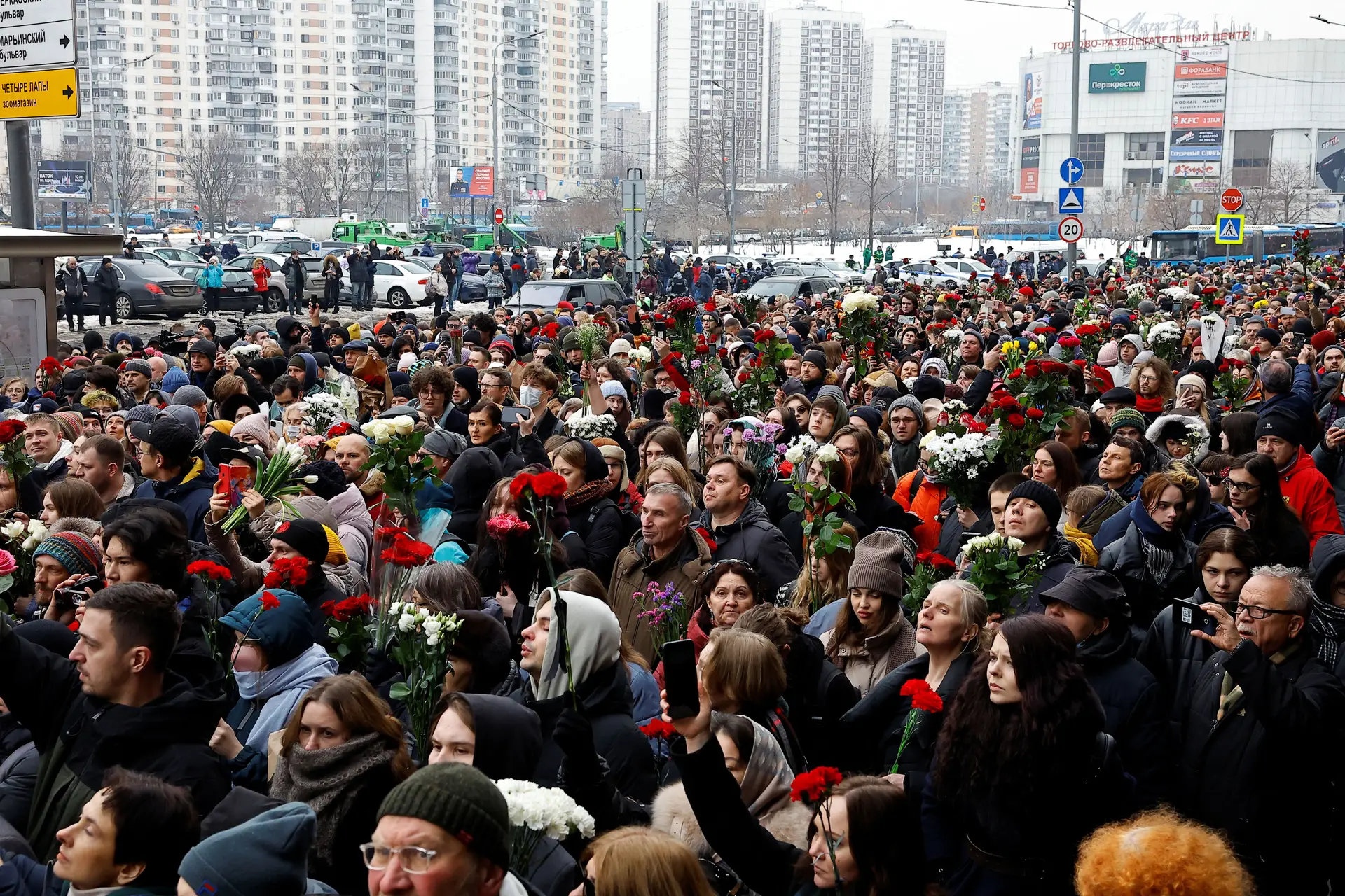 45 pessoas detidas em manifestações a favor de Navalny no dia do seu funeral
