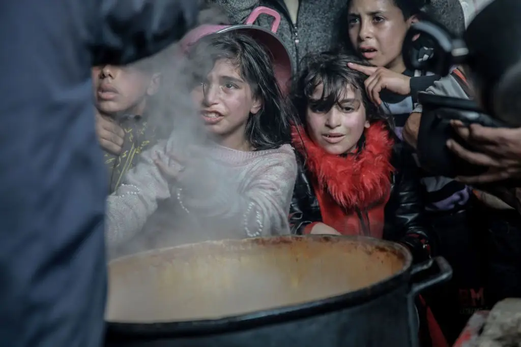 Distribuição de comida, na cidade de Gaza