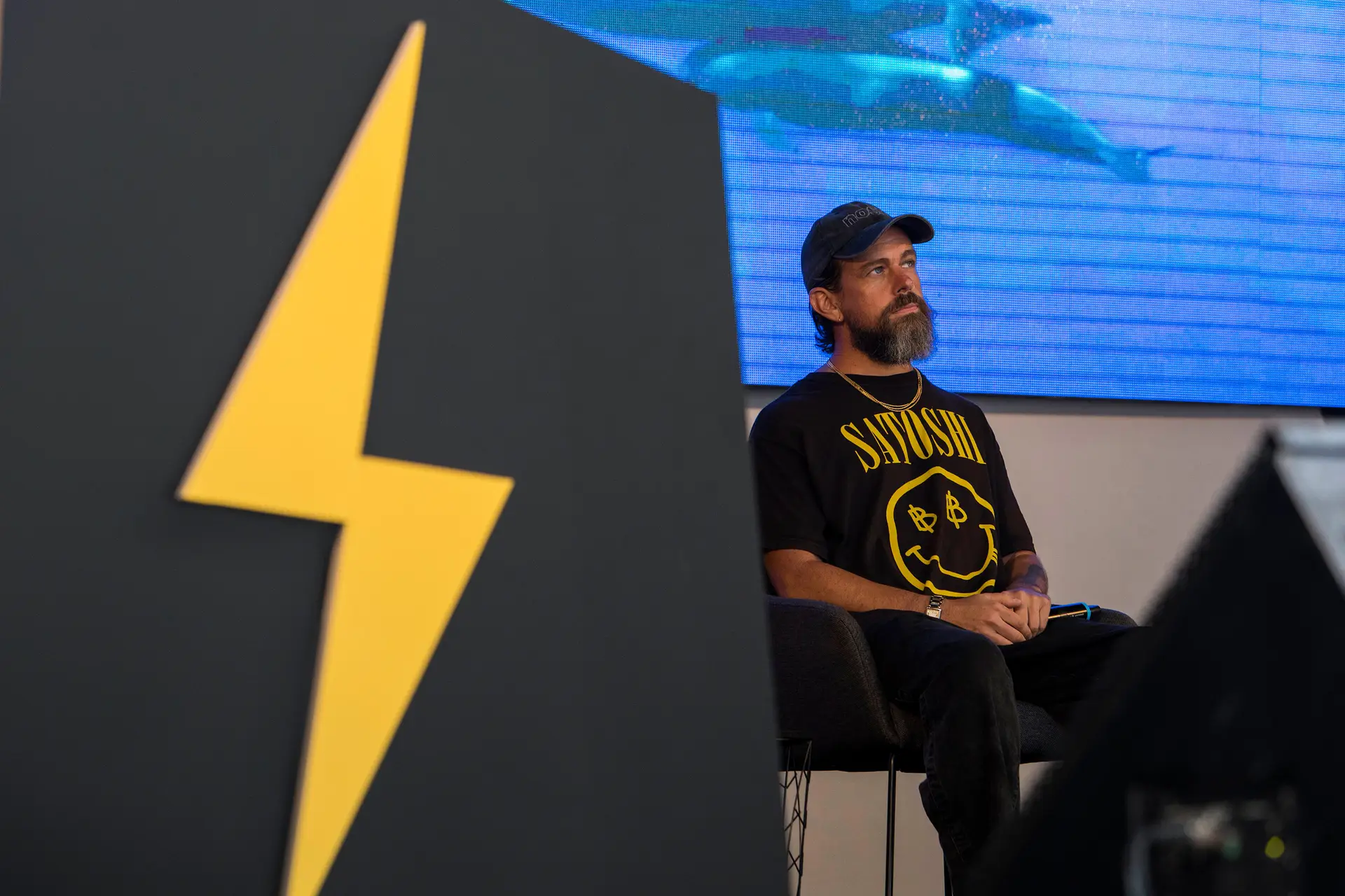 Jack Dorsey, co-fundador do Twitter, está noutra: prefere o Nostr, dá asas à bitcoin e deu um saltinho à Madeira
