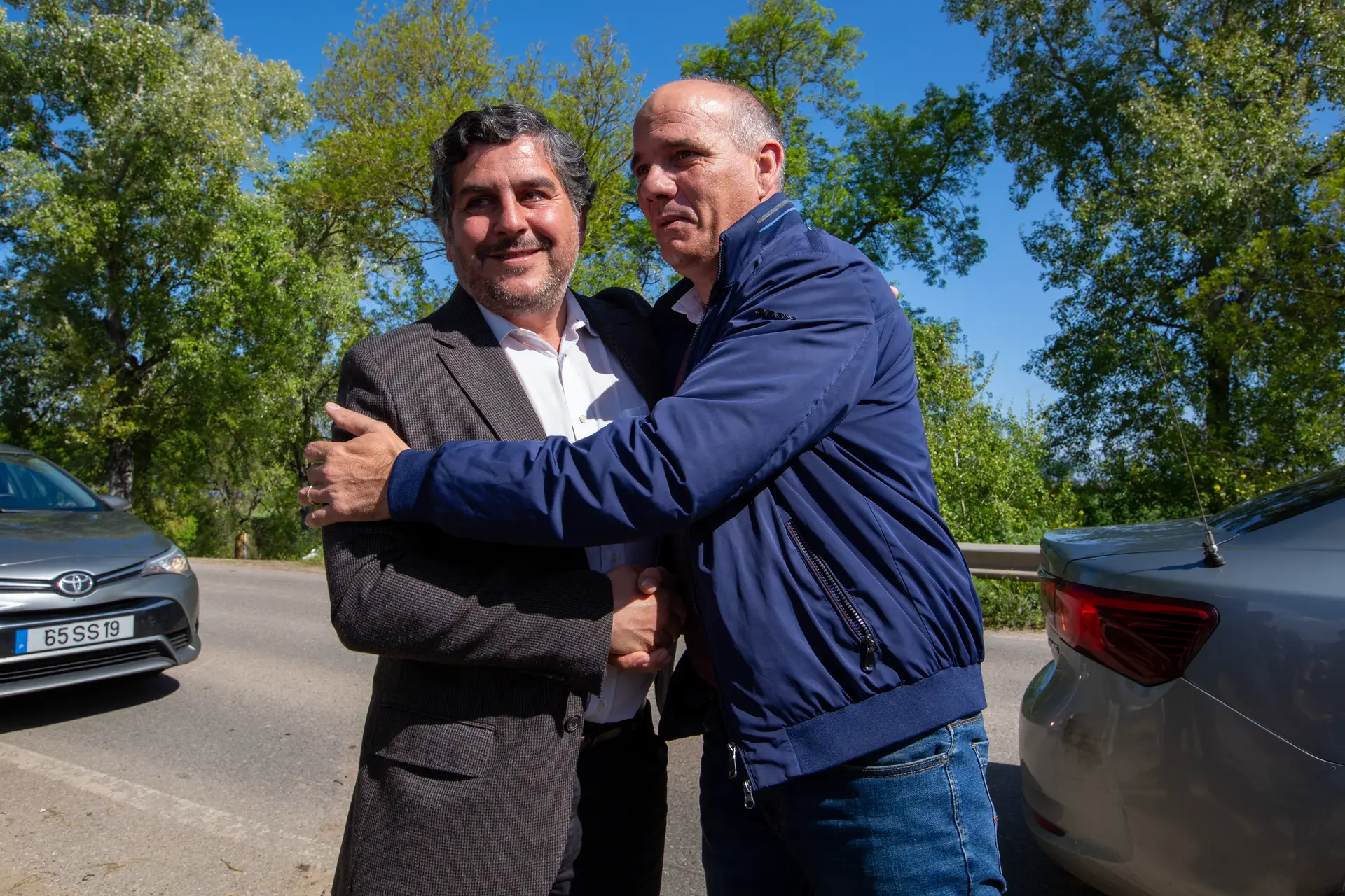 Bernardino Soares e Paulo Raimundo em campanha da CDU em Almeirim.