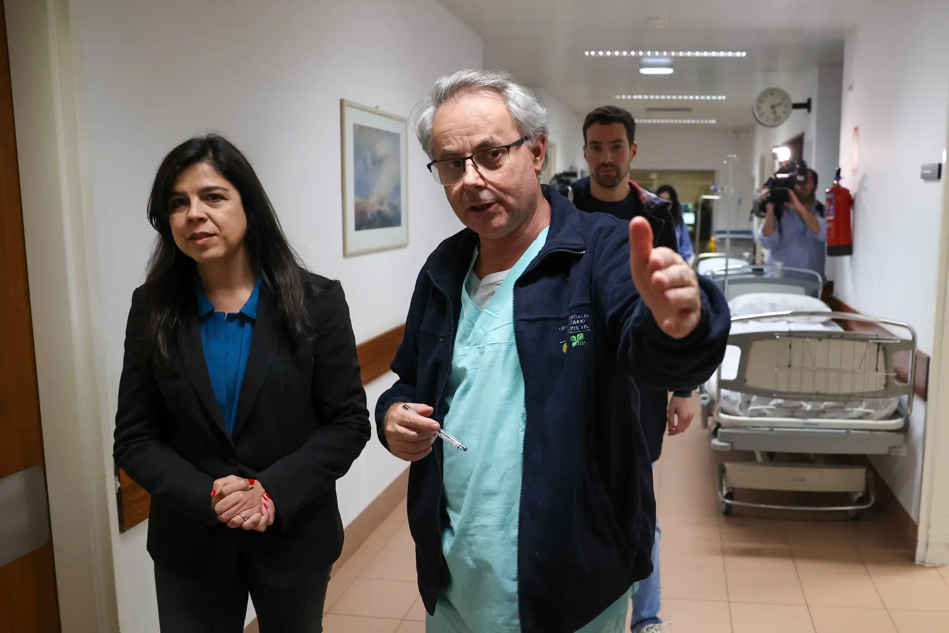 Inês Sousa Real visitou o Hospital Pulido Valente para falar da importante de regulamentar a carreira dos técnicos superiores de diagnóstico e terapêutica.