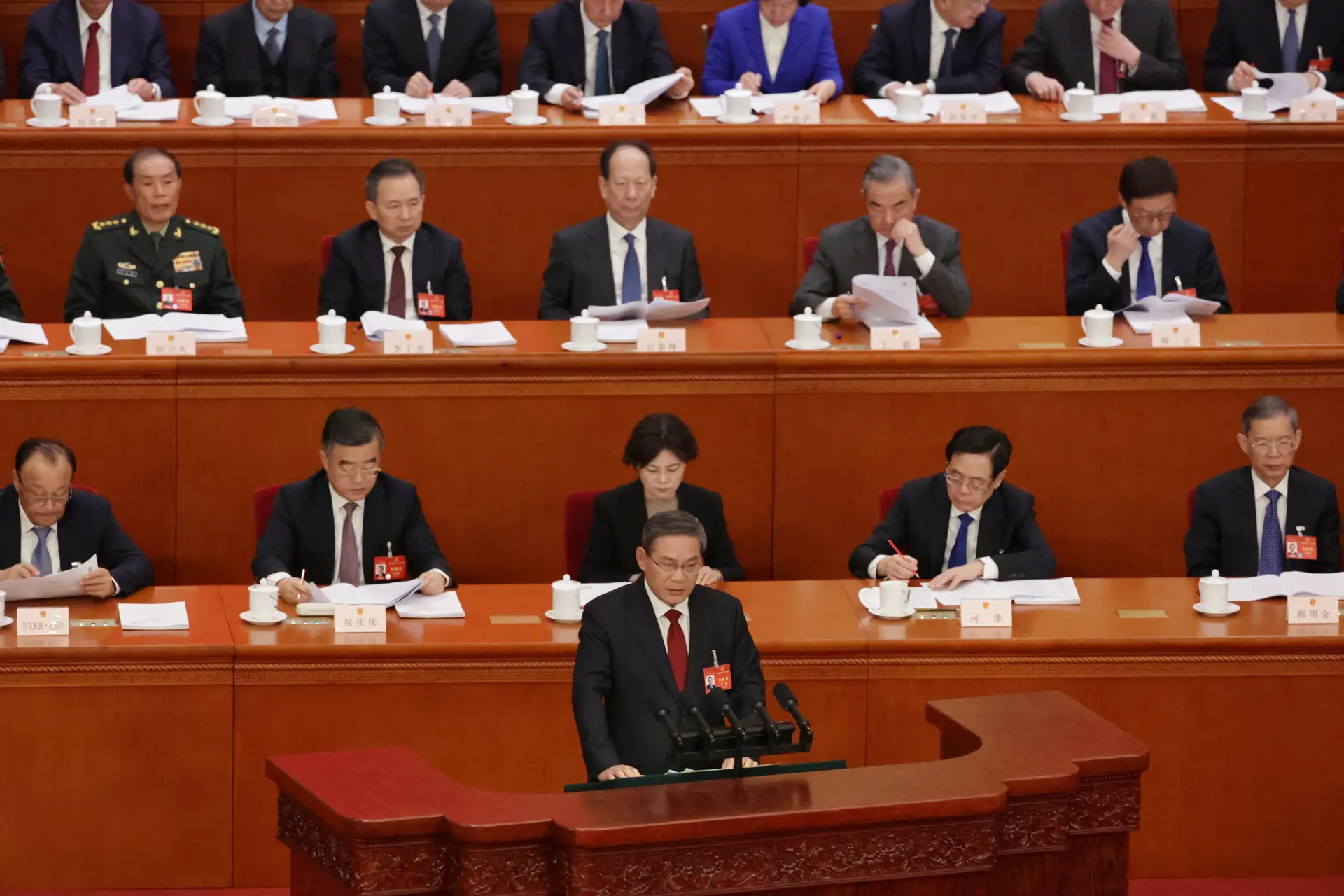 Inteligência artificial e computação quântica são prioridades para a China: tecnológicas chinesas apresentaram propostas nas "Duas Sessões"
