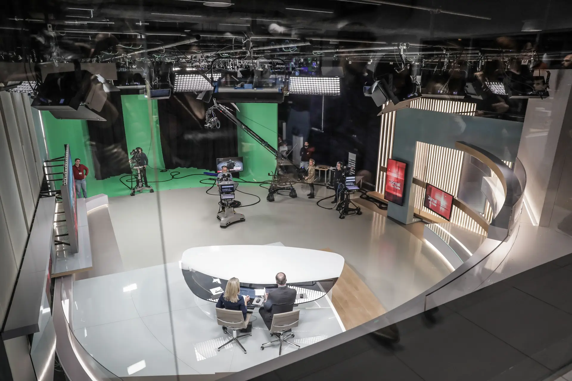 Televisões propõem seis debates com quatro partidos cada: todos aceitam