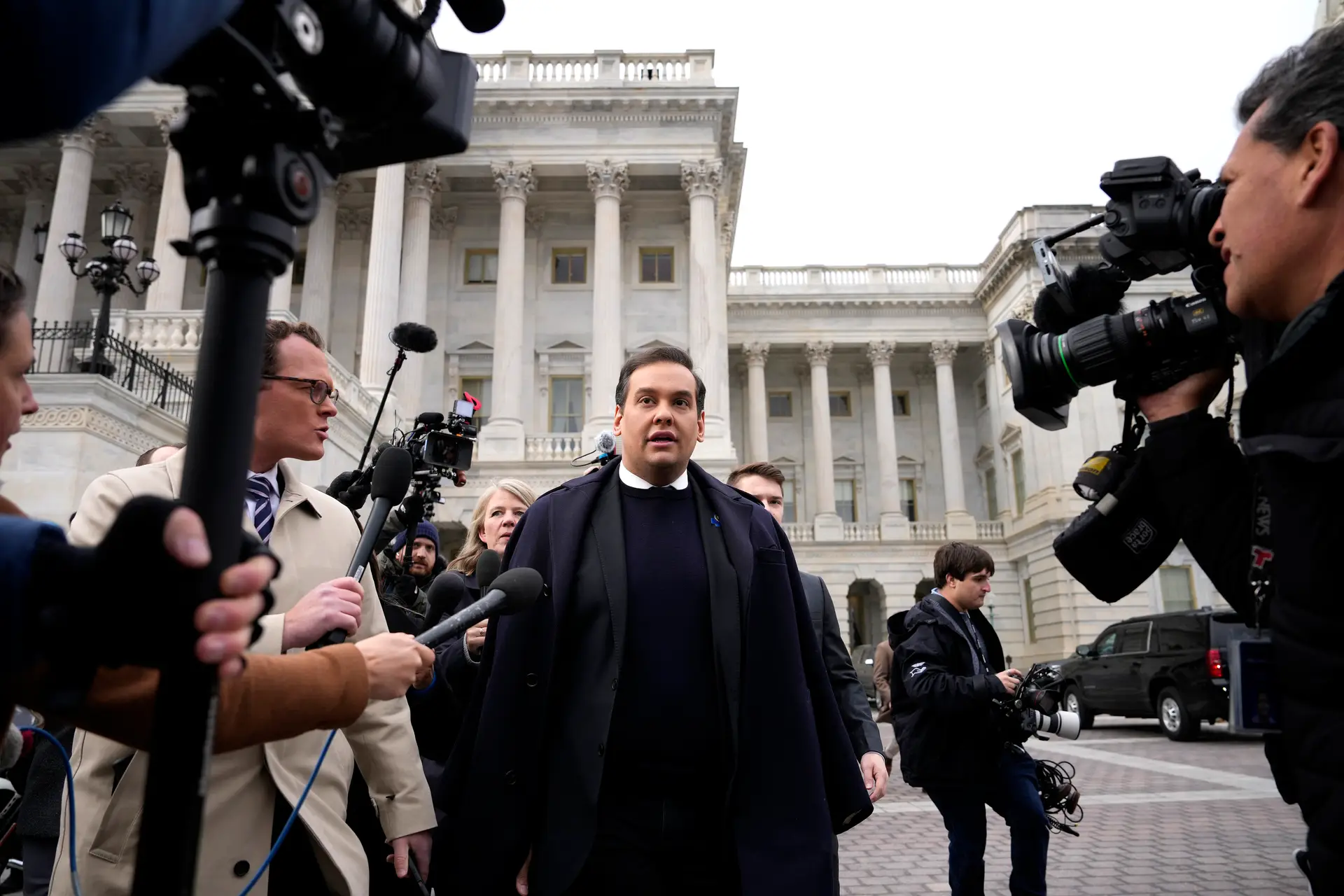 George Santos volta à política norte-americana, poucos meses depois de ser expulso do Congresso