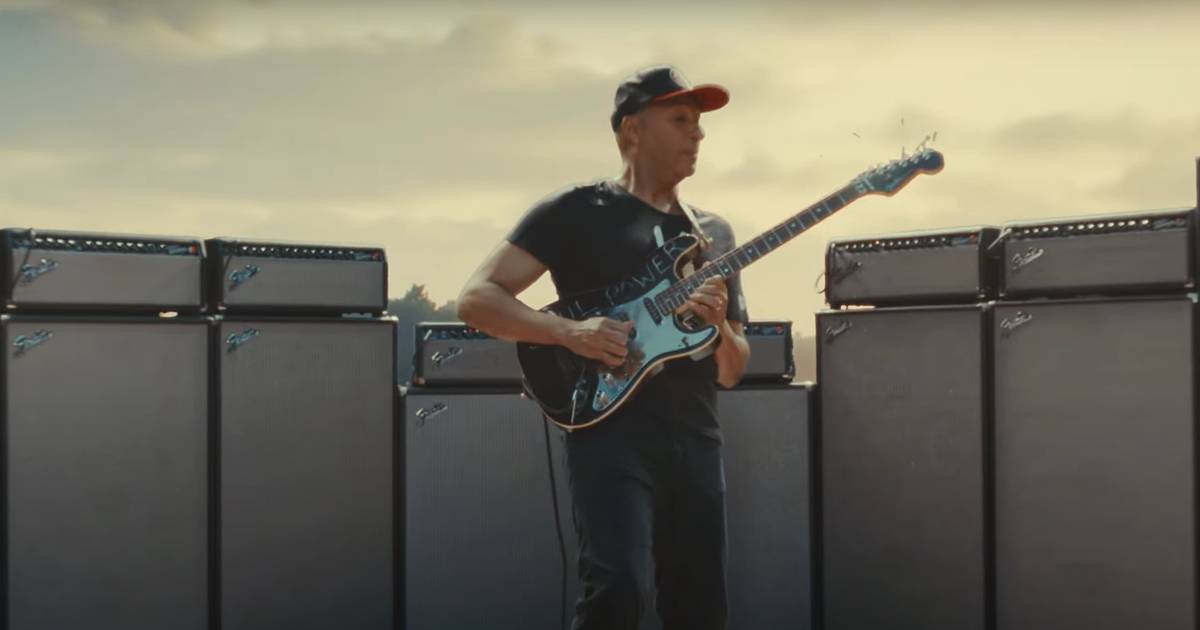 Tom Morello e Nile Rodgers juntaram vários guitarristas para versão épica de Jimi Hendrix: veja o vídeo