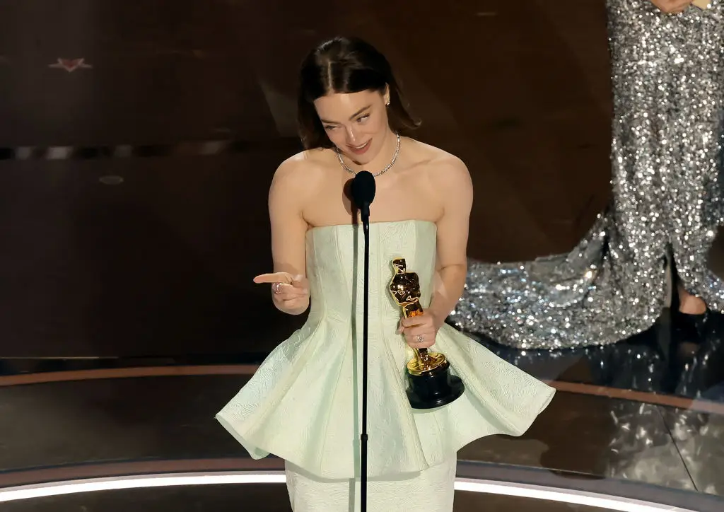 Emma Stone, vencedora do Óscar de Melhor Atriz por "Pobres Criaturas"
