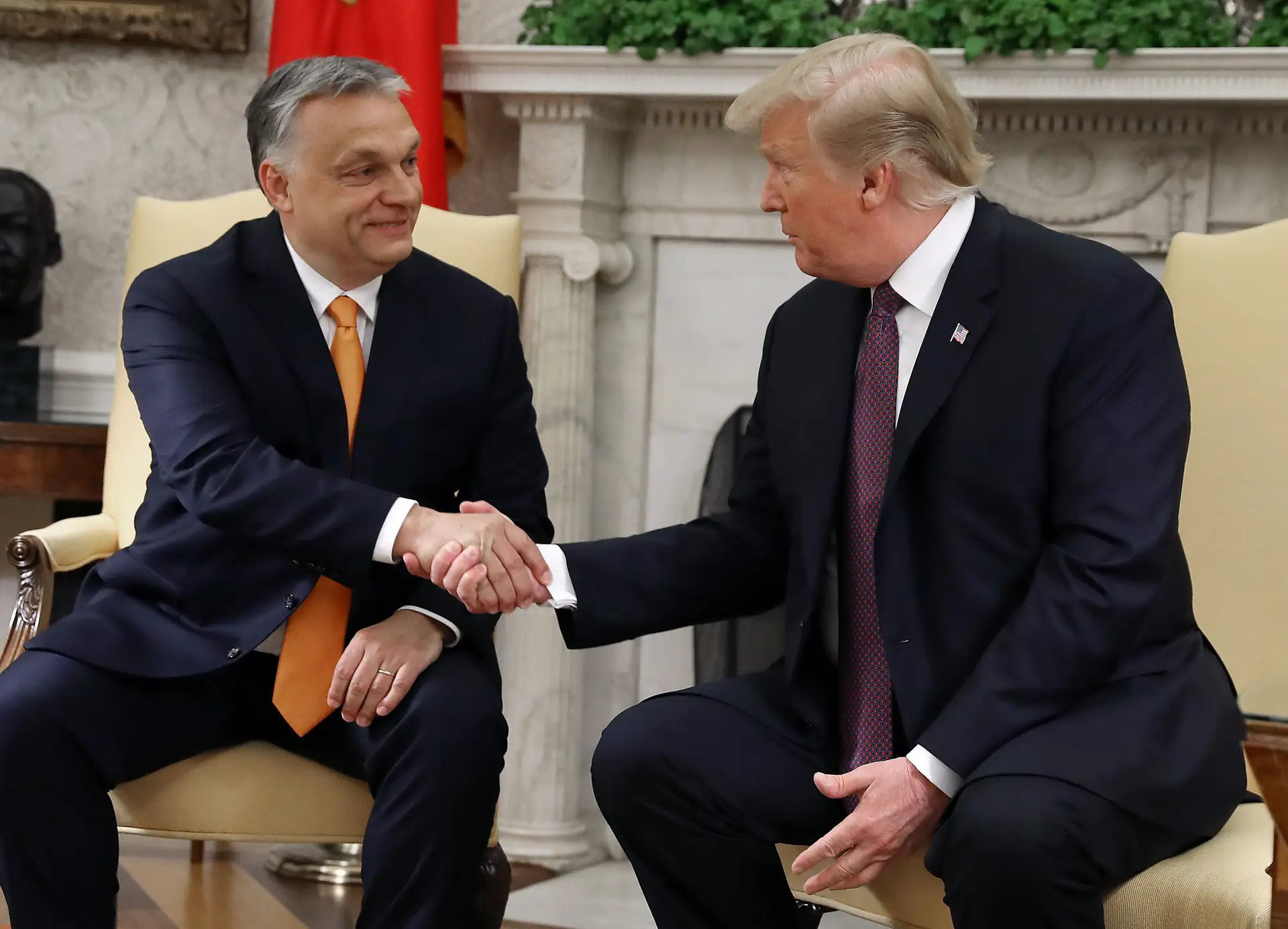 Hungria diz que EUA vão cortar financiamento à Ucrânia se Trump for eleito
