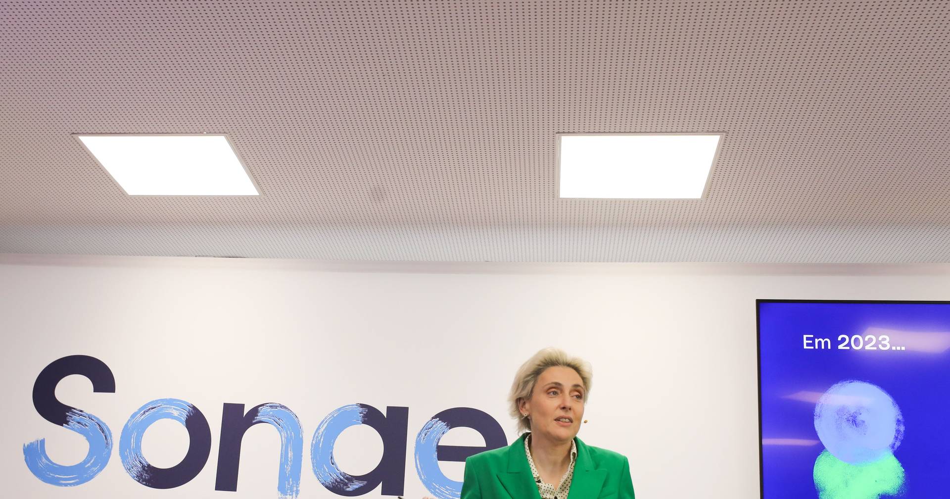 "Sonae Faz Grande Retorno: MO e Zippy Vendidos à Gestão por €20 Milhões! Descubra Todos os Detalhes!" #ÚltimasNotícias #Portugal "Sonae Faz Grande Retorno: MO e Zippy Vendidos à Gestão por €20 Milhões! Descubra Todos os Detalhes!" #ÚltimasNotícias #Portugal