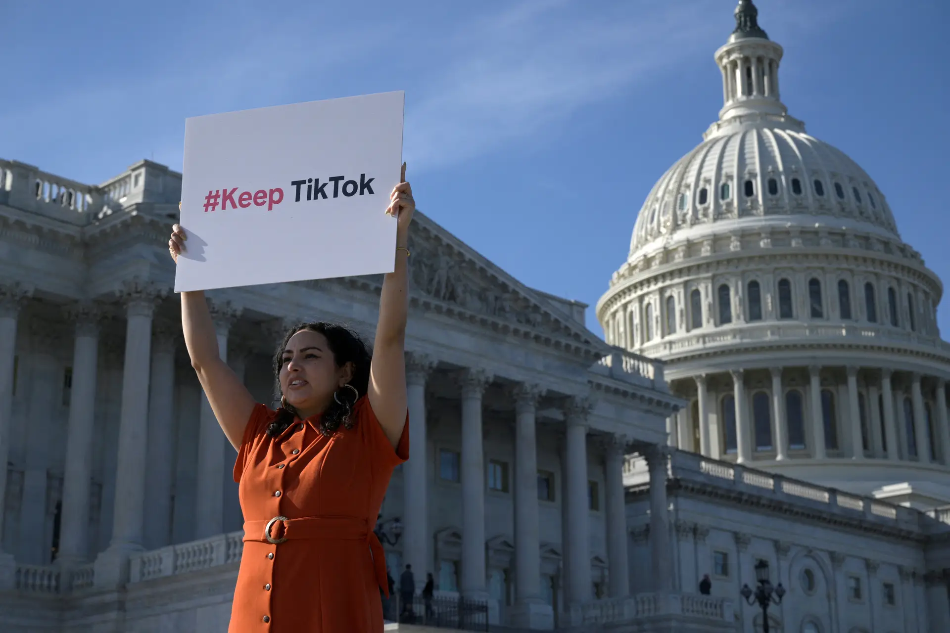 Câmara dos Representantes dos EUA aprova lei que pode proibir app TikTok