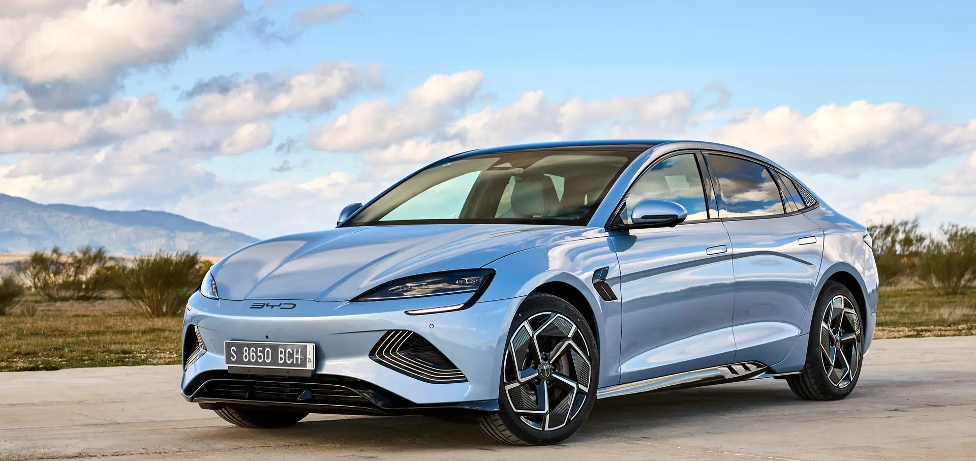 Bruxelas deverá agravar impostos sobre carros elétricos chineses já no próximo mês