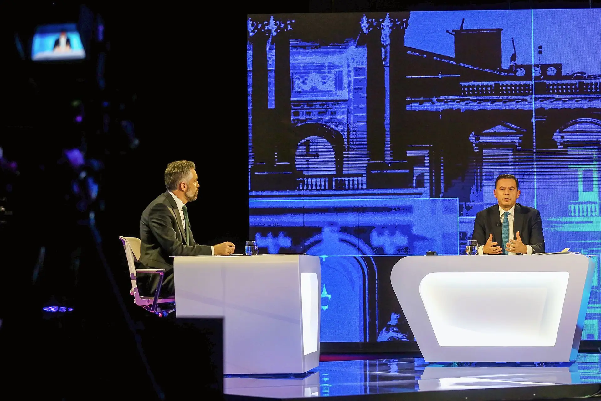 Montenegro vai disputar Aveiro com Pedro Nuno, Miranda Sarmento à frente em Lisboa: 11 ministros lideram listas do PSD
