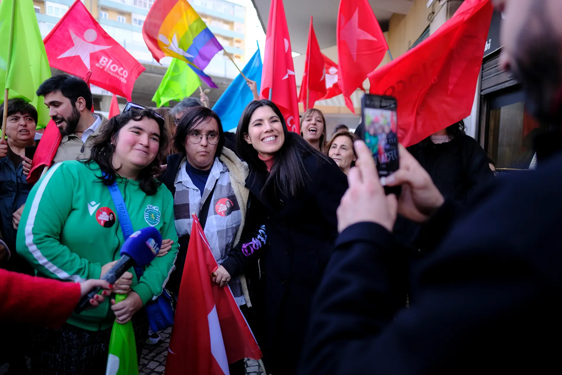 Redes sociais estão a mudar forma de fazer política: "Há mais oportunidades de influência"