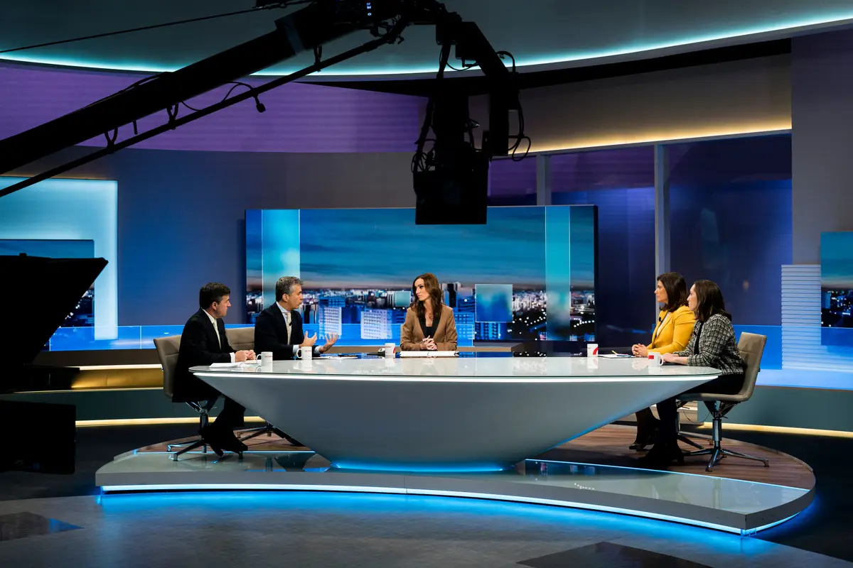 O último debate 5 Décadas de Democracia contou com a participação de (da esq. para a dir.) Henrique Burnay (Instituto de Estudos Políticos), Adolfo Mesquita Nunes (Pérez-Llorca), Joana Silva (Universidade Católica Portuguesa) e Ana Santos Pinto (Universidade Nova de Lisboa)