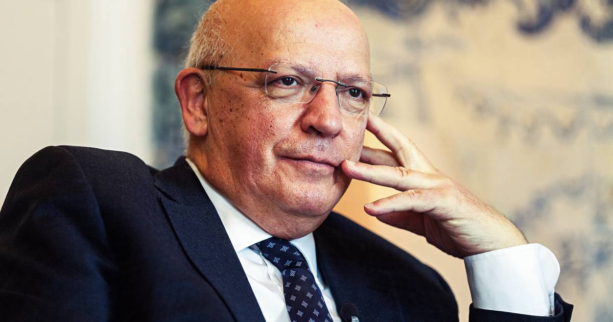 Augusto Santos Silva defende entendimentos orçamentais entre Governo e PS