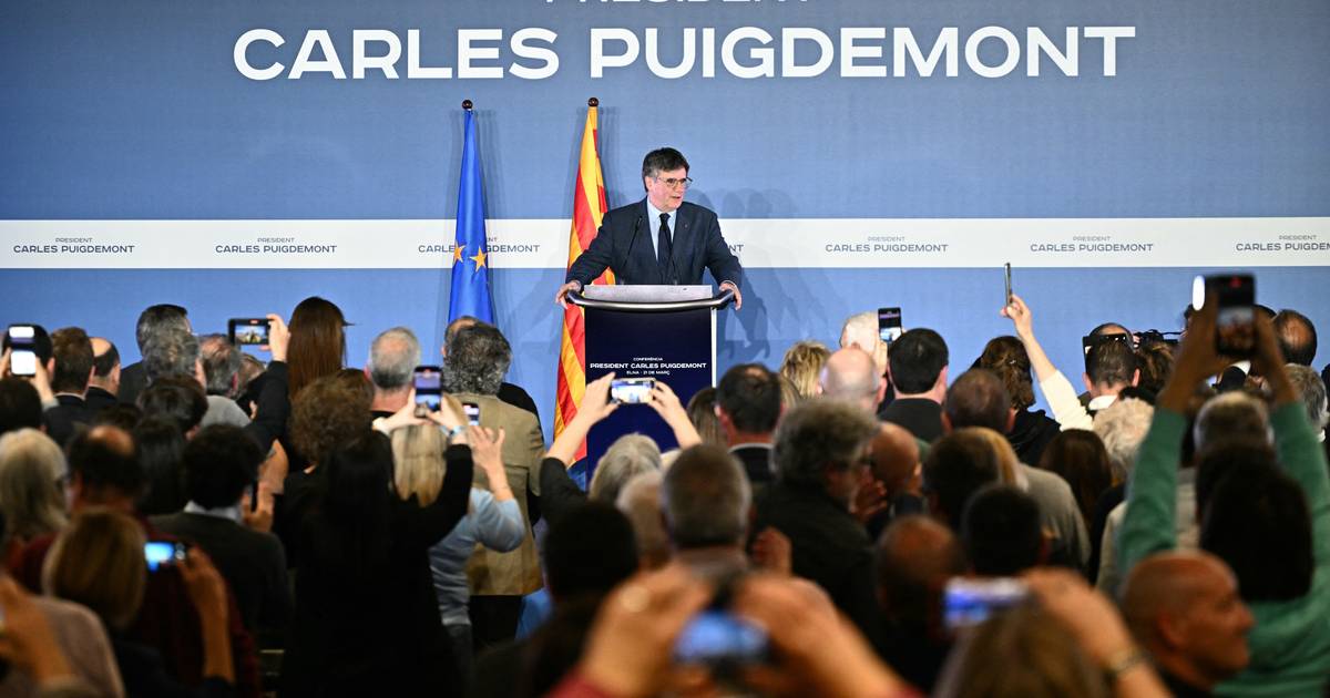 Puigdemont quer voltar a ser presidente da Catalunha, mas só regressa a Espanha se ganhar