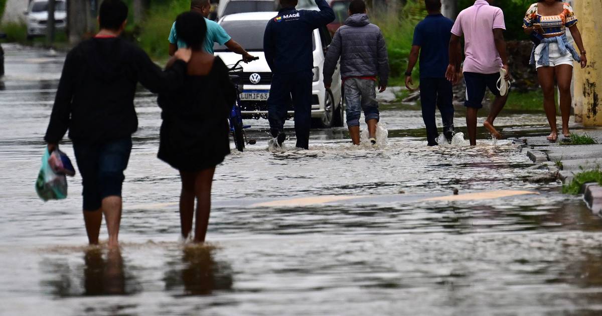 Morreram pelo menos 25 pessoas devido a chuvas fortes no sudeste do Brasil