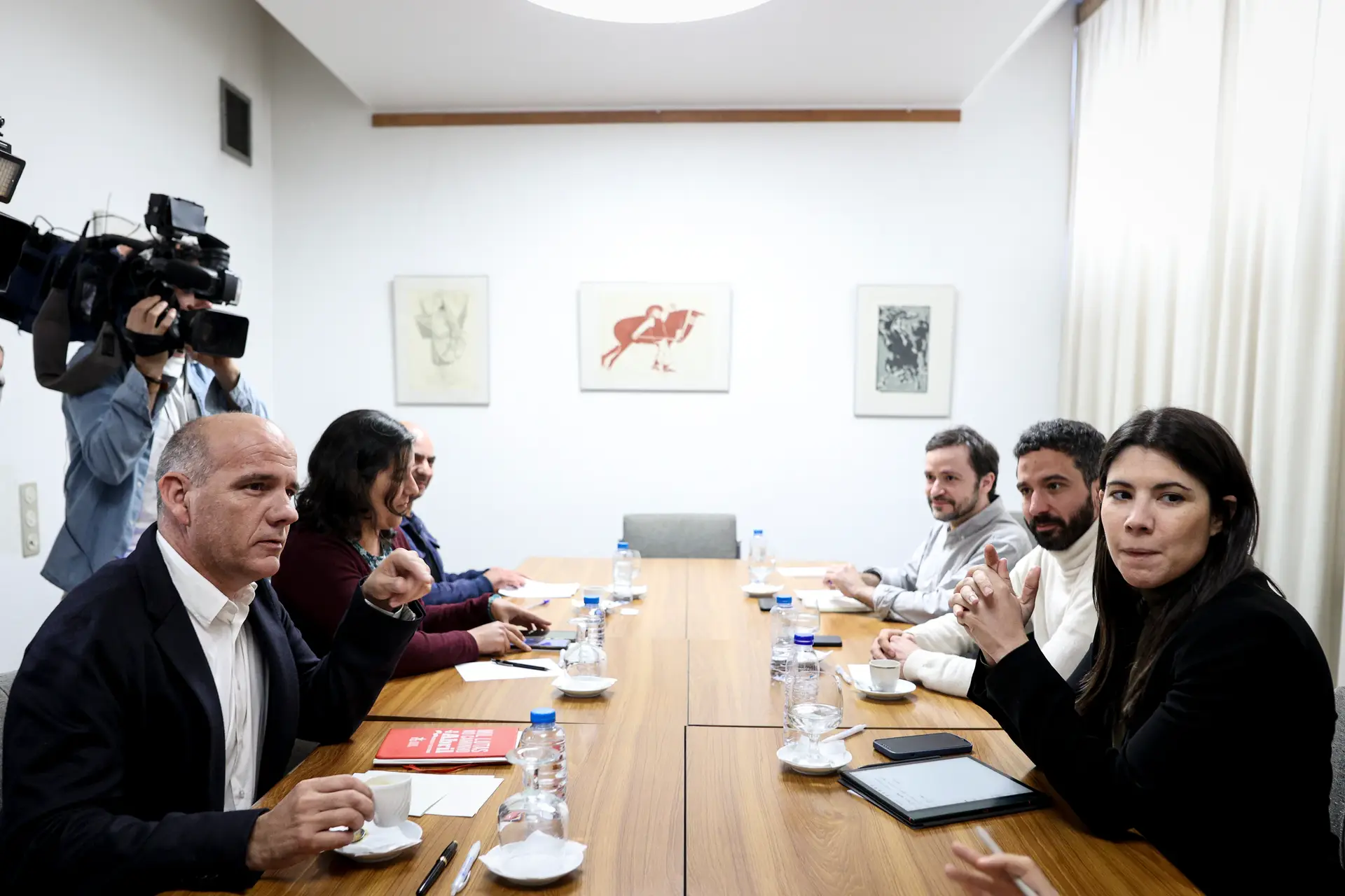 Bloco e PCP convergem no “diagnóstico” que culpabiliza o PS pela viragem à direita e unem-se para pedir  “travão” na revisão constitucional