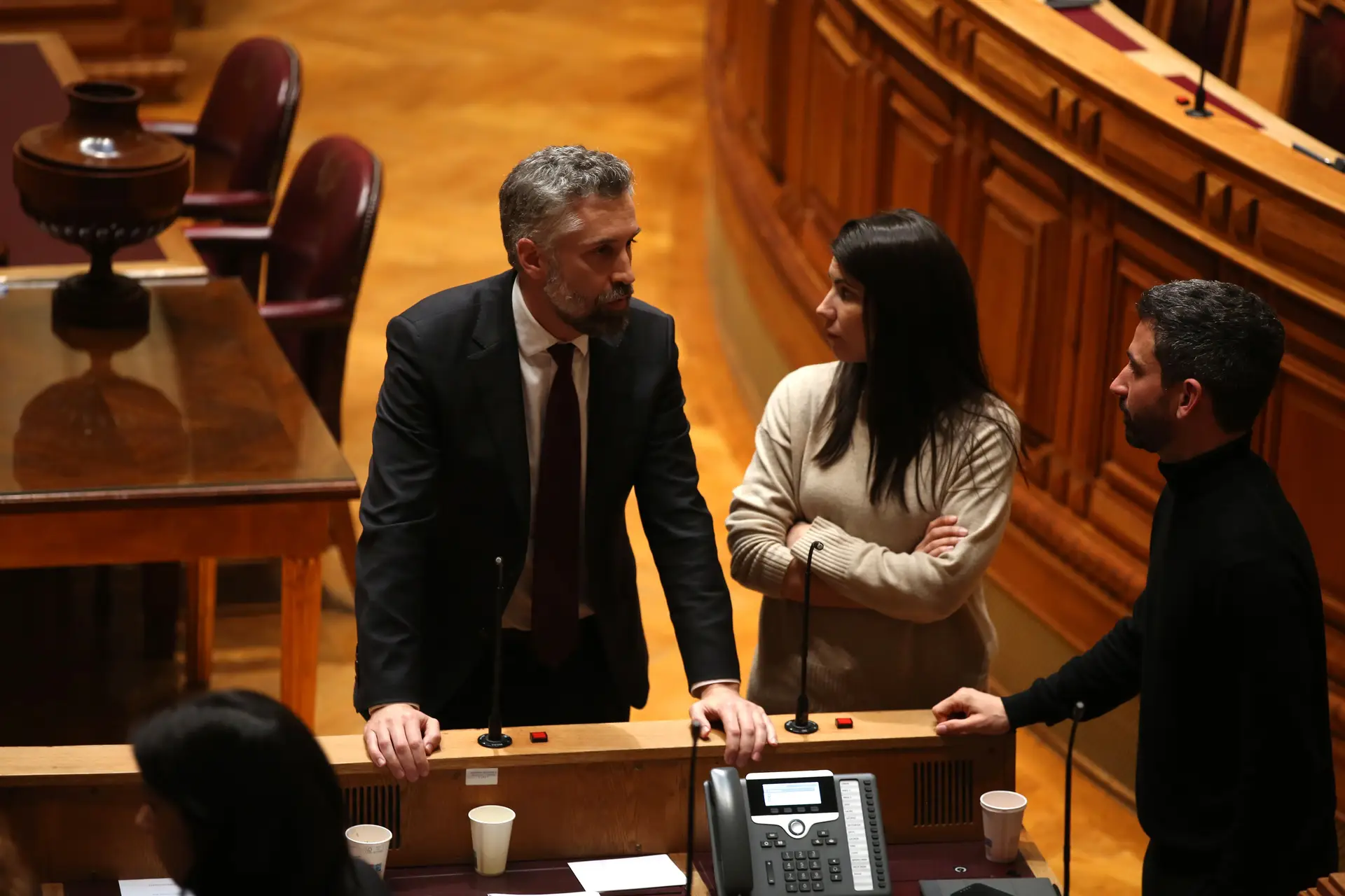 PS atira reunião com Bloco para depois do debate de programa de Governo, BE teme que adiamento signifique “abertura à direita”