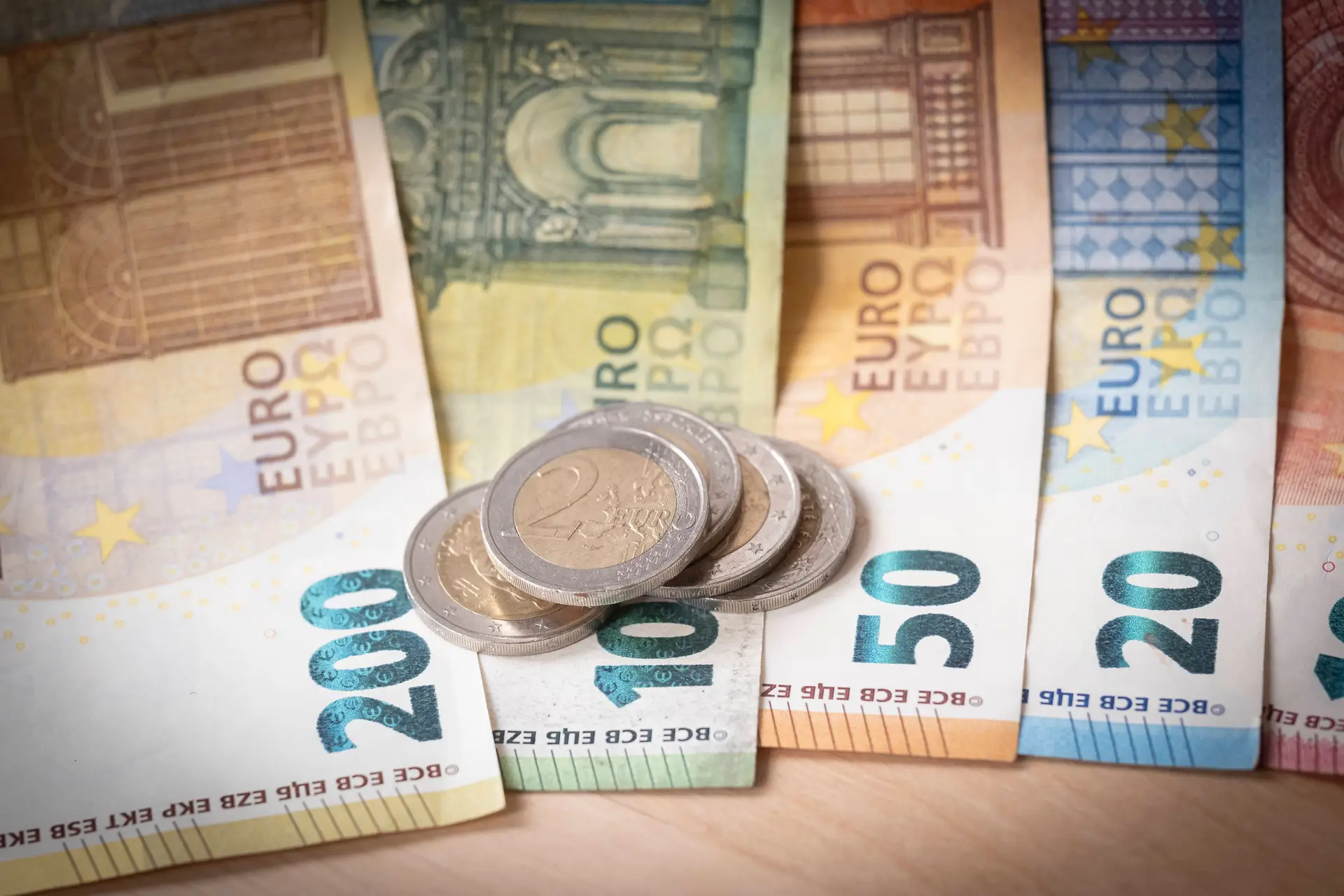 Eurogrupo diz haver condições para crescimento económico este ano e em 2025