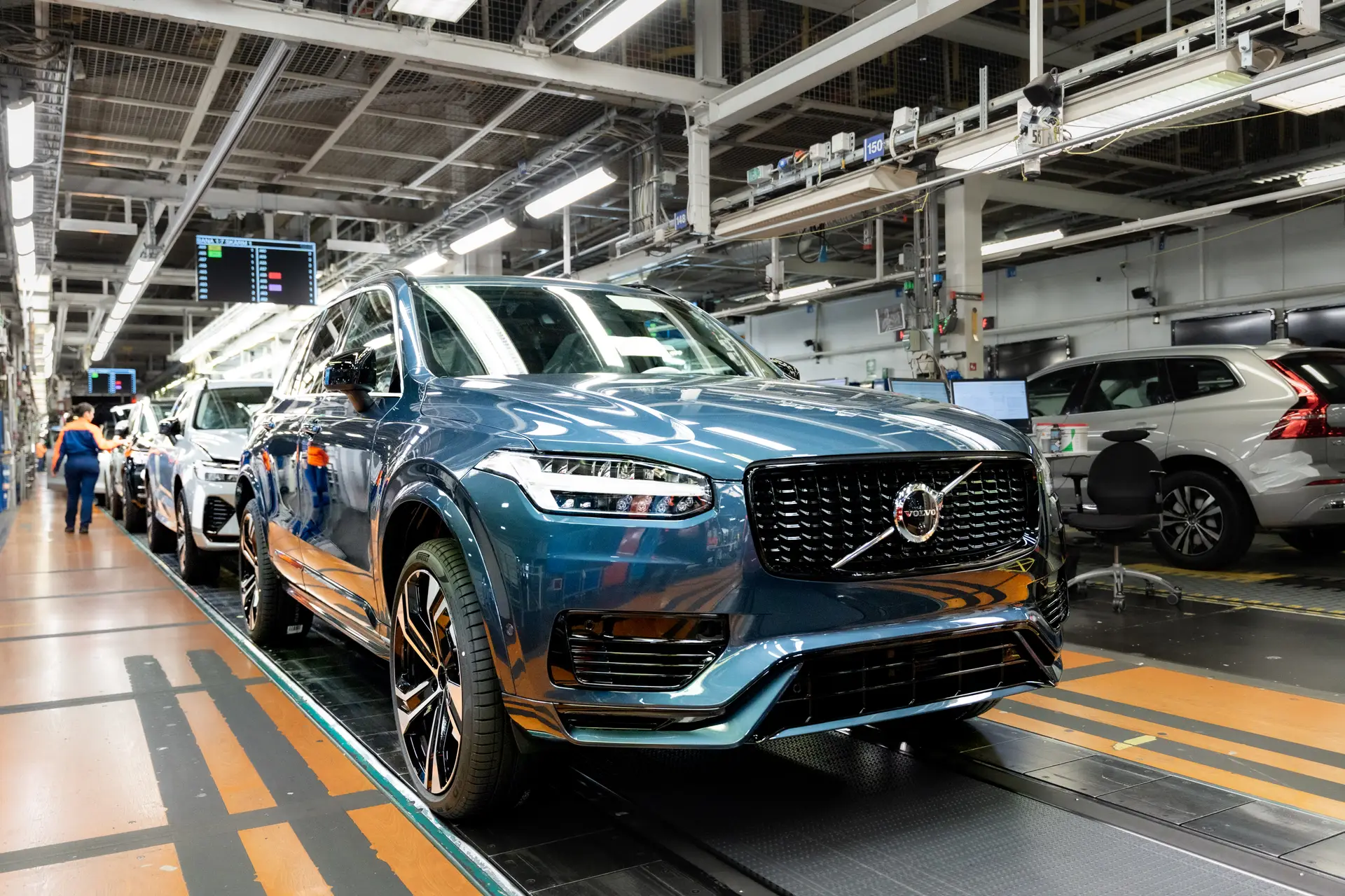 Construtora sueca Volvo produz esta quarta-feira o seu último carro com motor a gasóleo