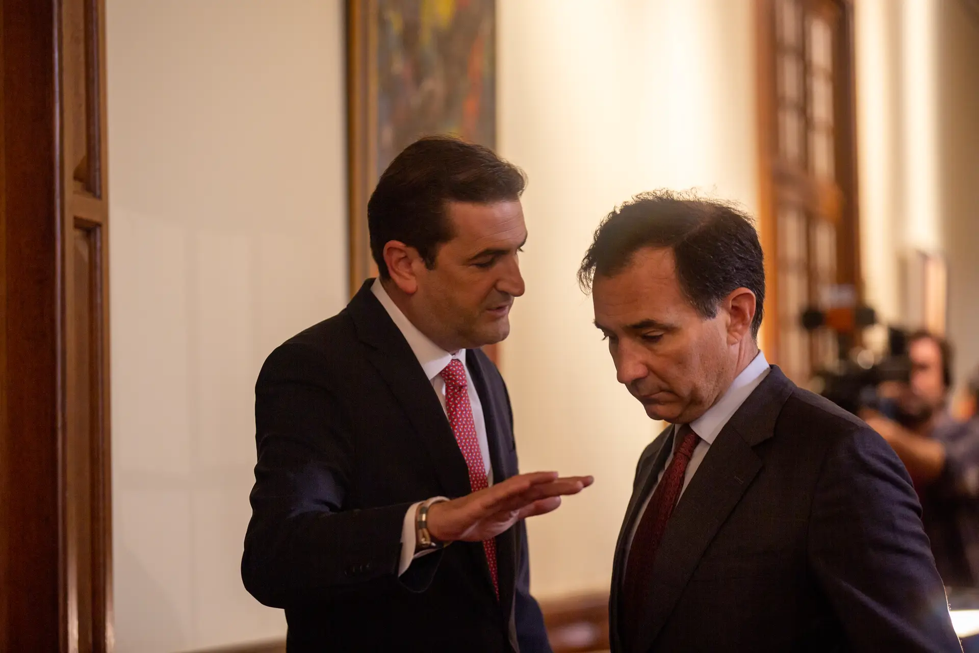 "Não acredito em coincidências": porta-voz do PS acusa Ministério Público de "interferir no processo político"