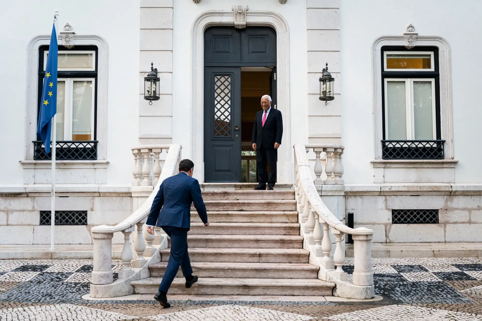 Pouca experiência de Governo, muito PSD, surpresas e recuos: quatro notas a reter sobre o Governo de Montenegro