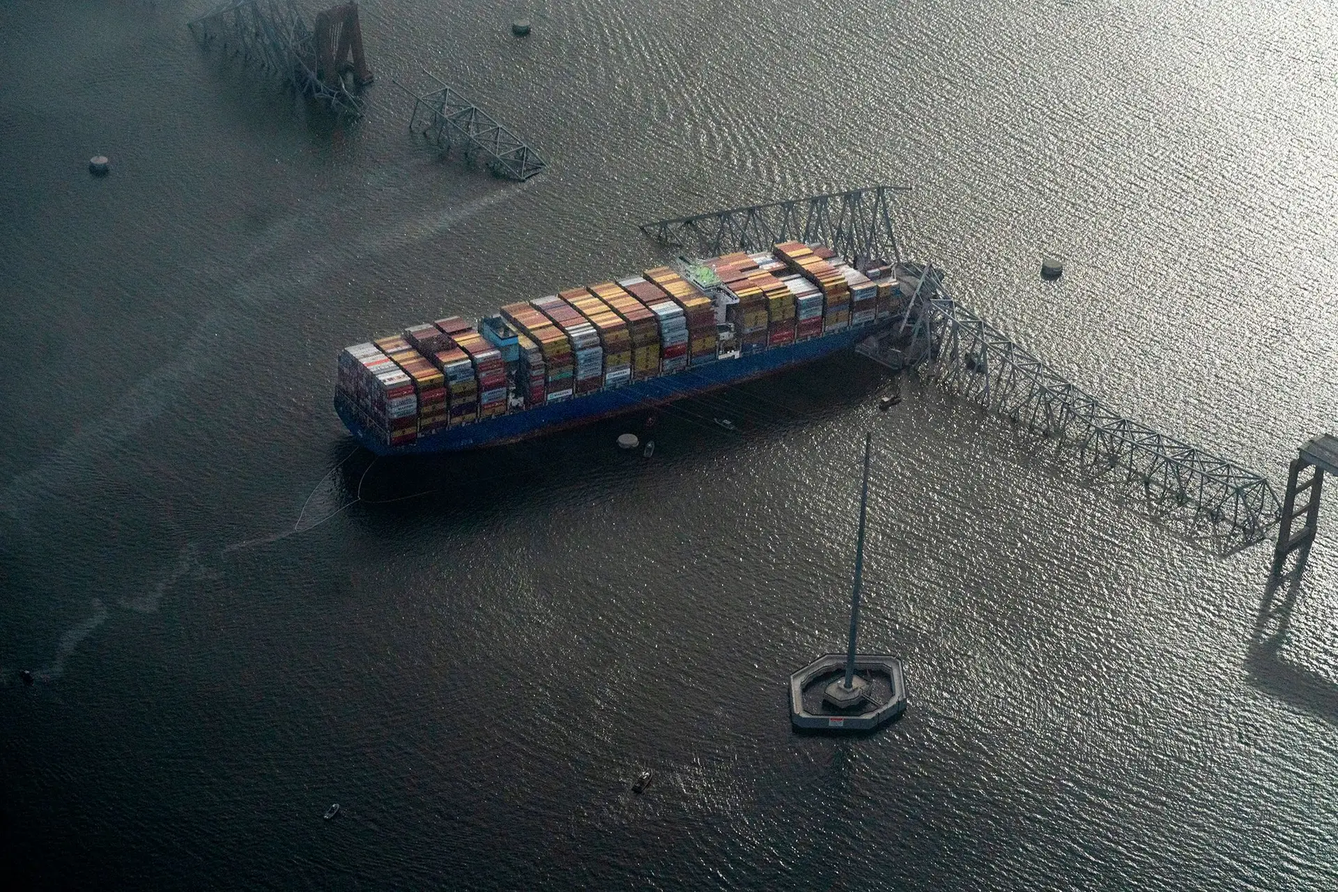 Ponte desaba em Baltimore e seguradoras enfrentam conta de quase €4 mil milhões