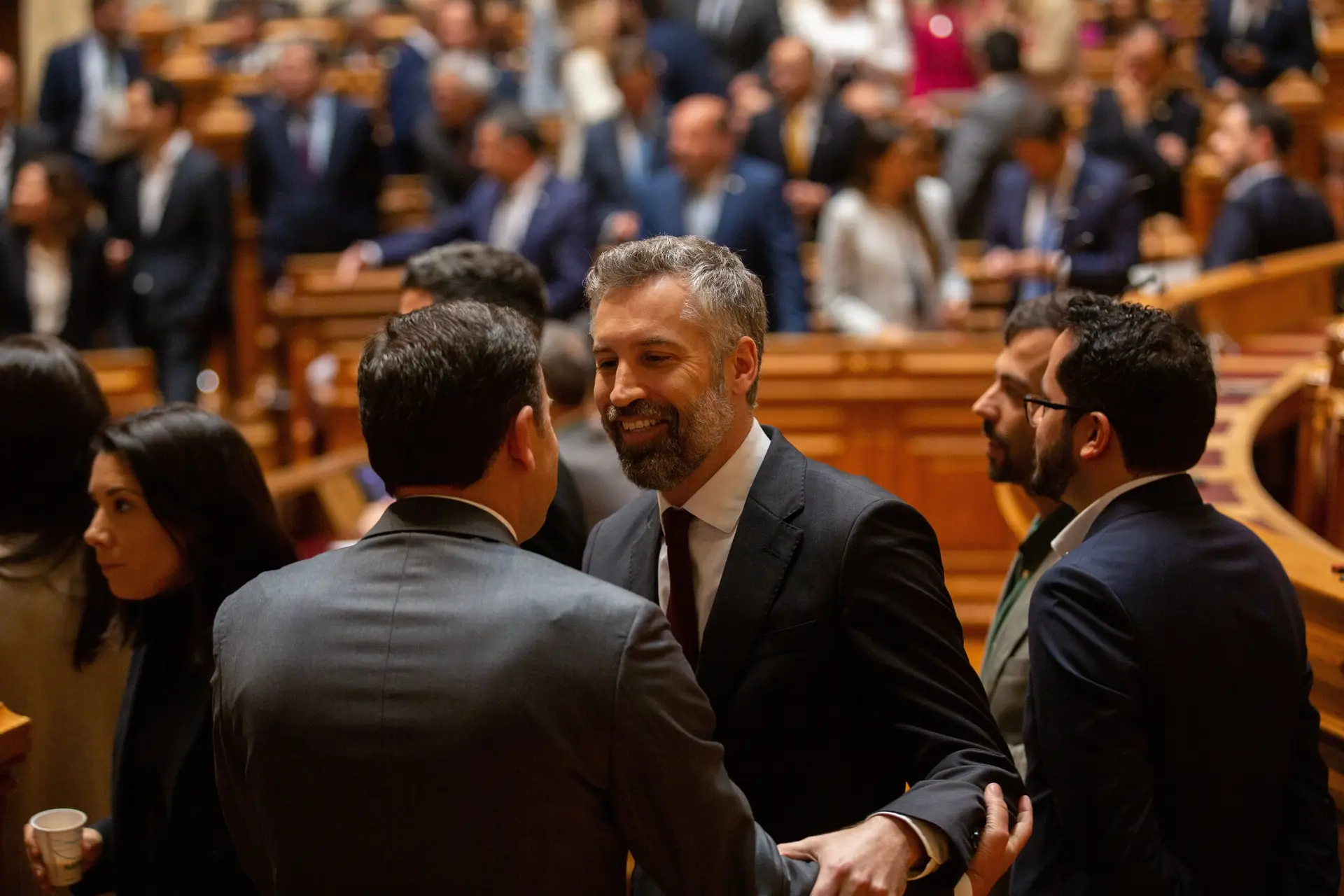15 mil milhões do PRR forçam novos acordos entre AD e PS