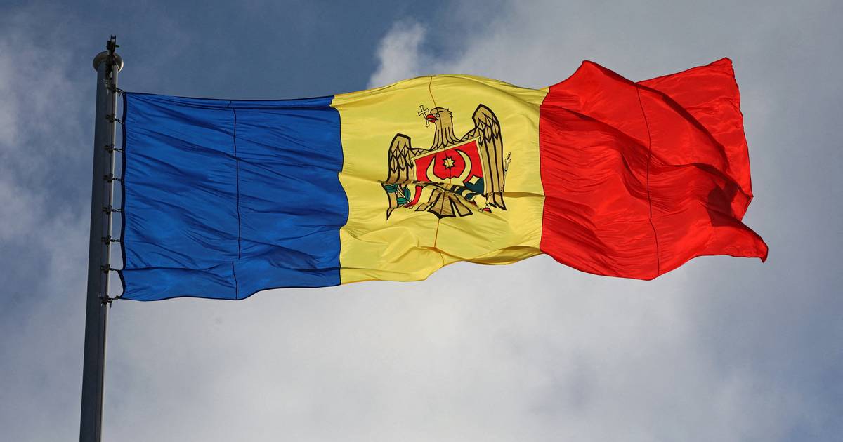 Acusações mútuas entre pró-russos e pró-UE marcam legislativas na Moldova
