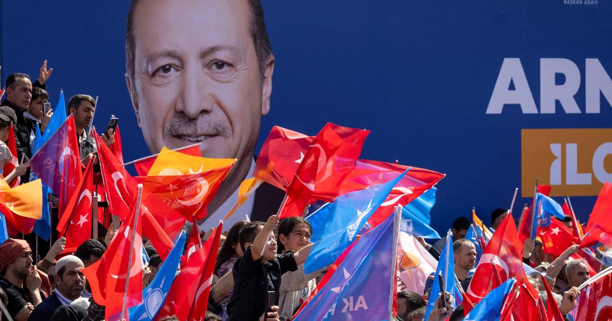 Primeiros resultados das autárquicas dão vitória à oposição turca em Istambul e Ancara