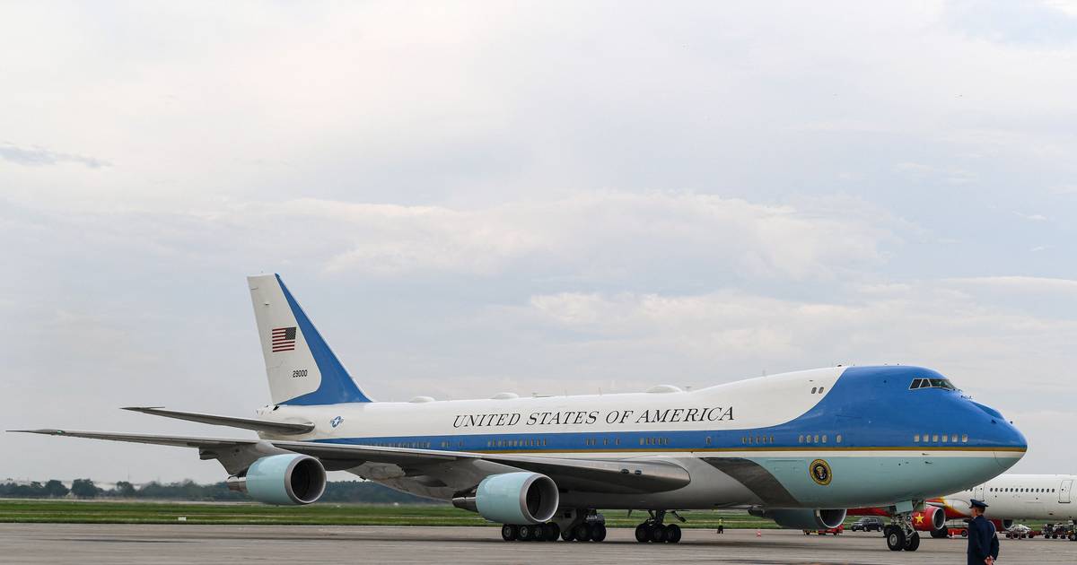 A “verdadeira onda de crime” em Washington: jornalistas que acompanham Biden repreendidos por furtar objetos do avião presidencial