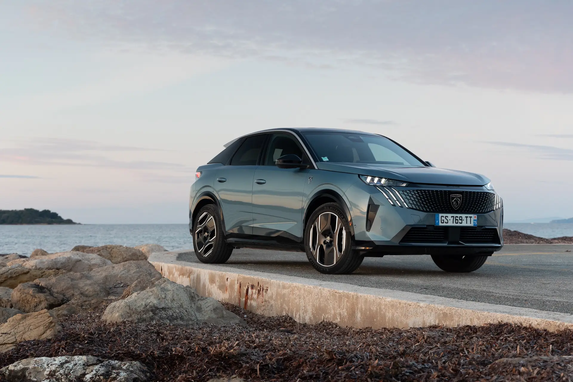 A construtora automóvel francesa Peugeot lidera as vendas no mercado nacional, com 6.854 unidades comercializadas [de automóveis ligeiros de passageiros] nos primeiros três meses de 2024