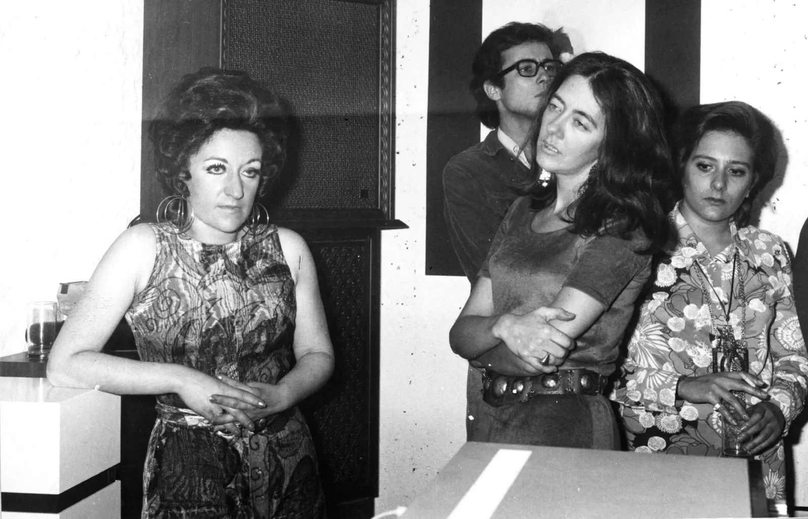 Teresa Paula Brito (à esq.), Maria Teresa Horta (à dir.) em 1971