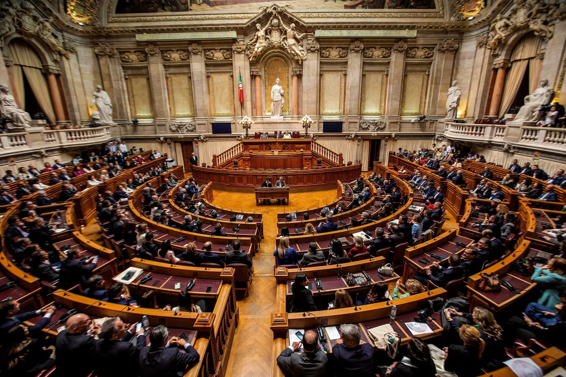 Montenegro quer propostas no Parlamento em dois meses 