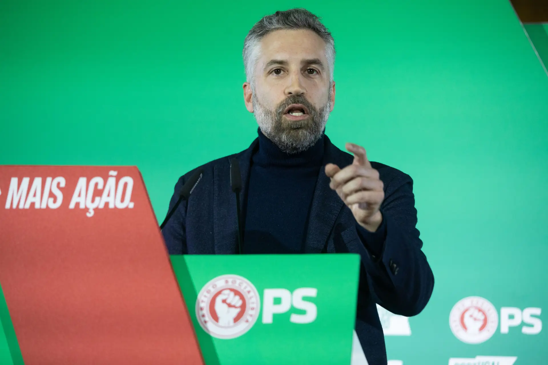 Pedro Nuno tenta cerrar fileiras no chumbo do OE