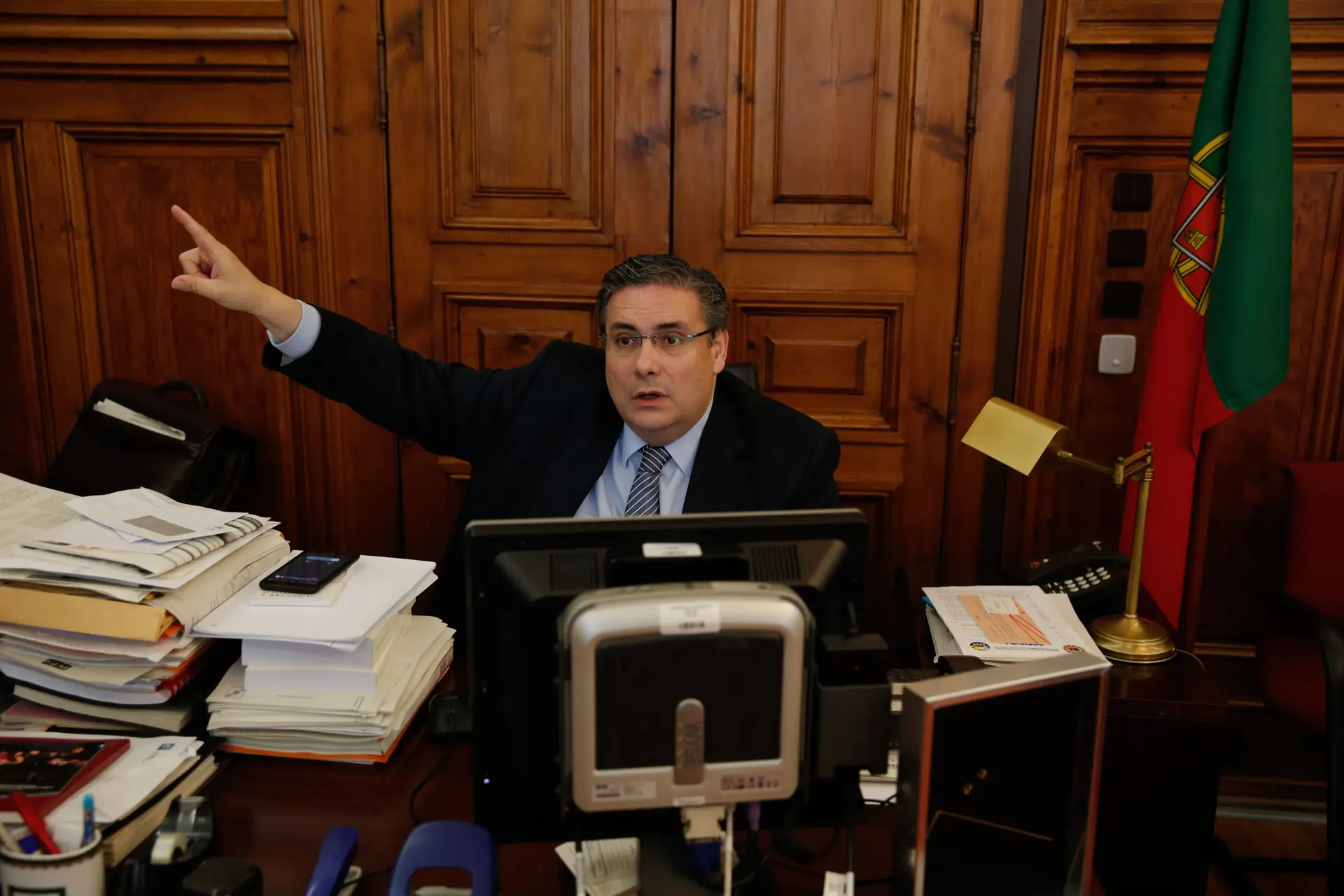 Maioria dos partidos sugere 12 de outubro para realização das autárquicas