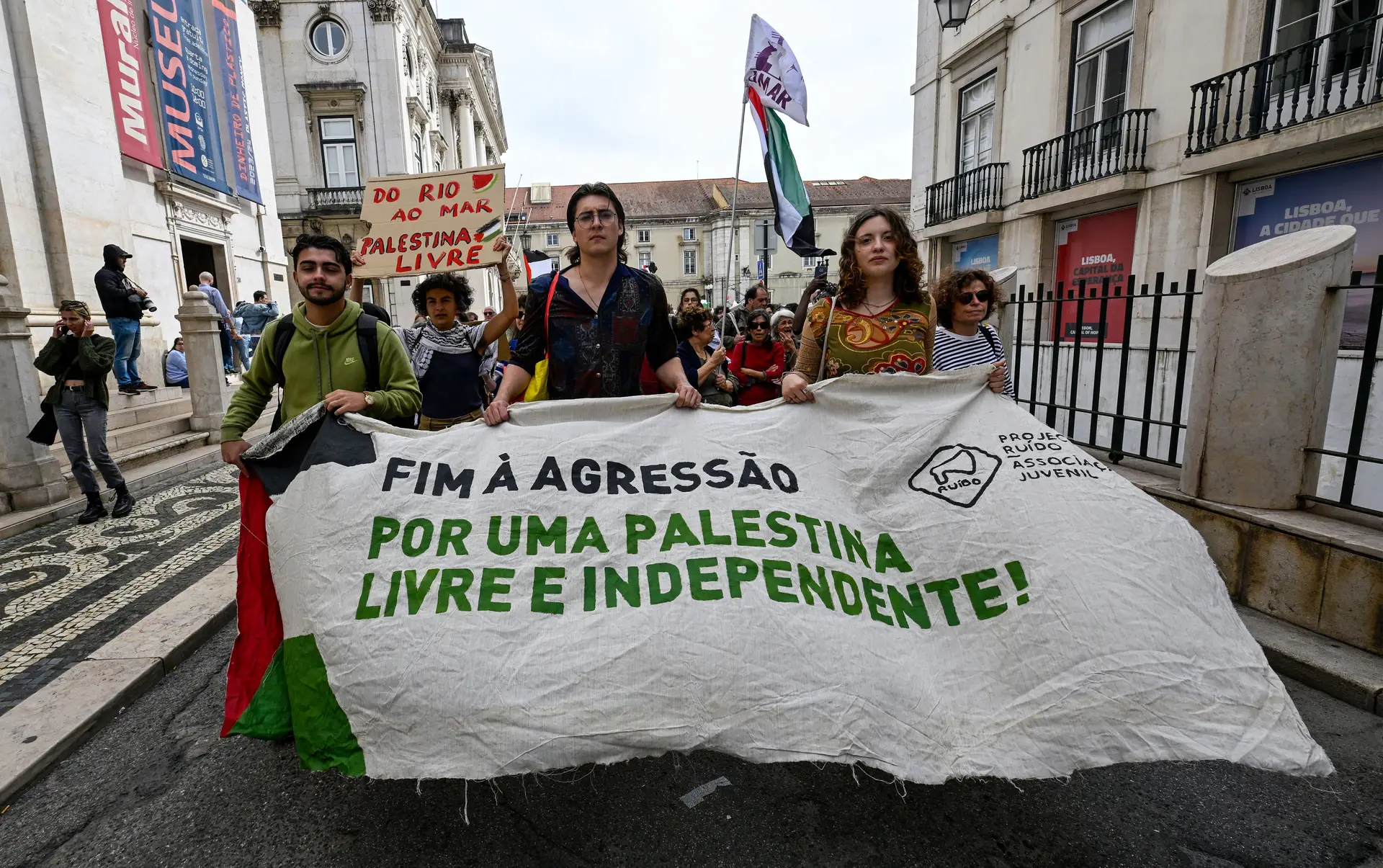 Lisboa saiu à rua para apoiar Palestina, Israel garante que retirada de tropas não significa cessar-fogo: Gaza, dia 184