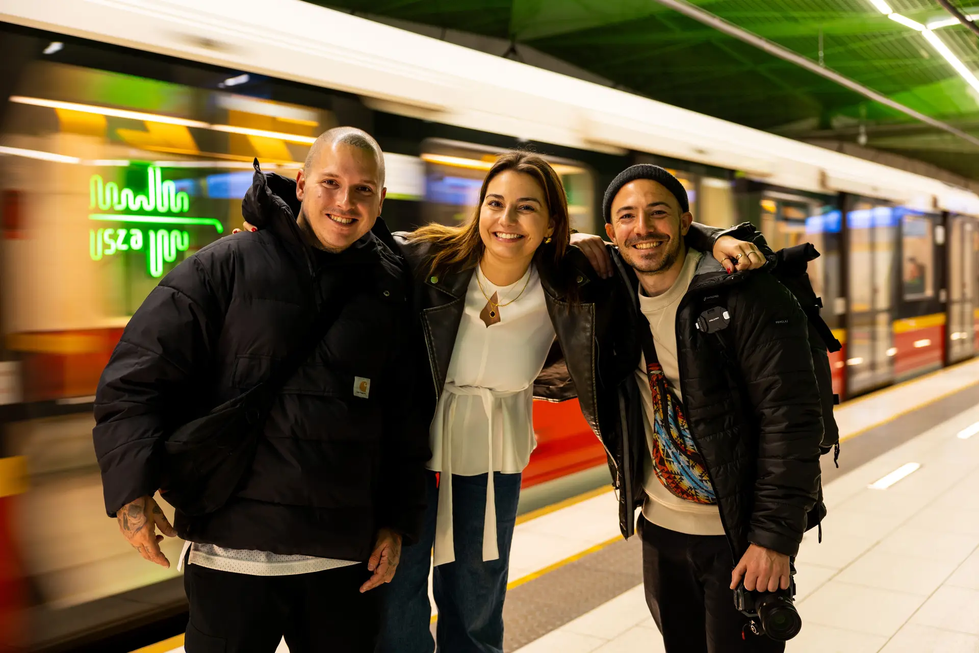 Os influenciadores digitais portugueses viajaram durante dez dias para conhecer 12 projetos em Portugal, Bulgária, Polónia e Países Baixos apoiados pela União Europeia. Da esquerda para a direita: Daniel Furtado, Mariana Ribeiro e Filipe Cardoso.